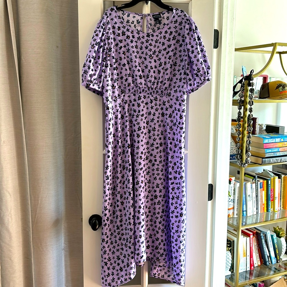 Scoop Daisy Print Dress. Ankle length with empire waist